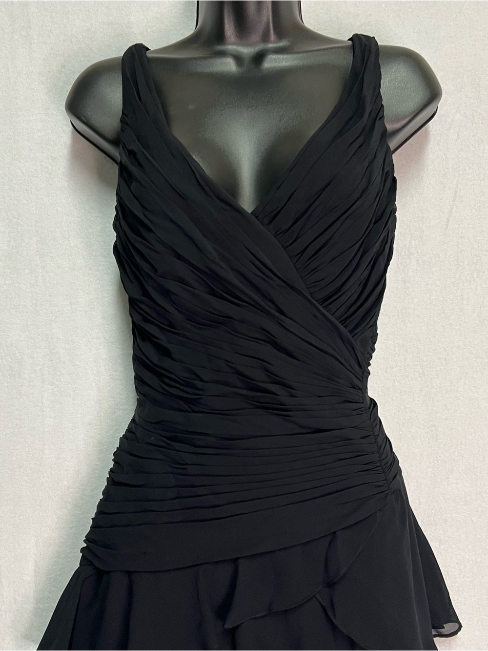 Tadashi Shoji Black v-neck ruched silk tiered maxi dress - Picture 2 of 7